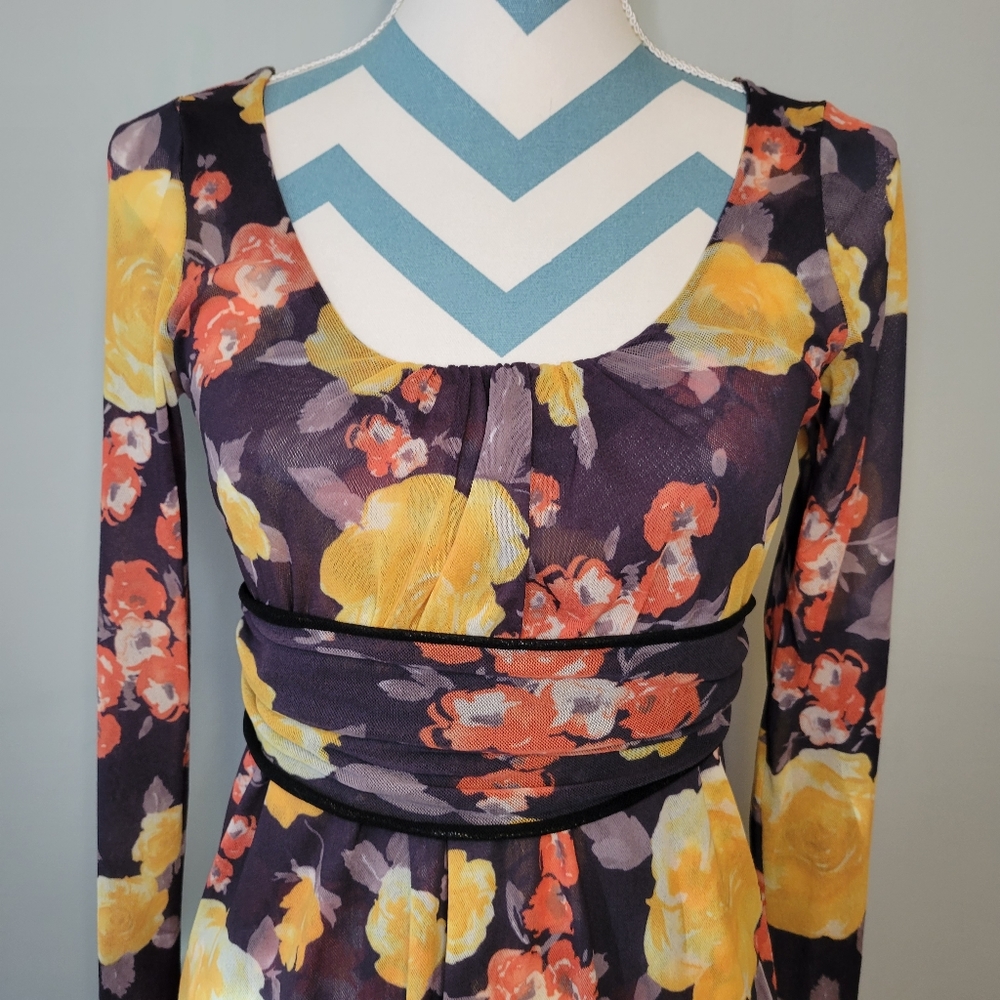Daisy & Clover Semi-Sheer Floral Long Sleeve Size M - Picture 2 of 7